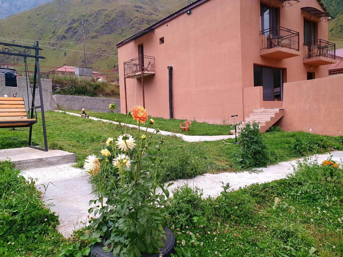 Nikolo Inn Kazbegi Exterior photo