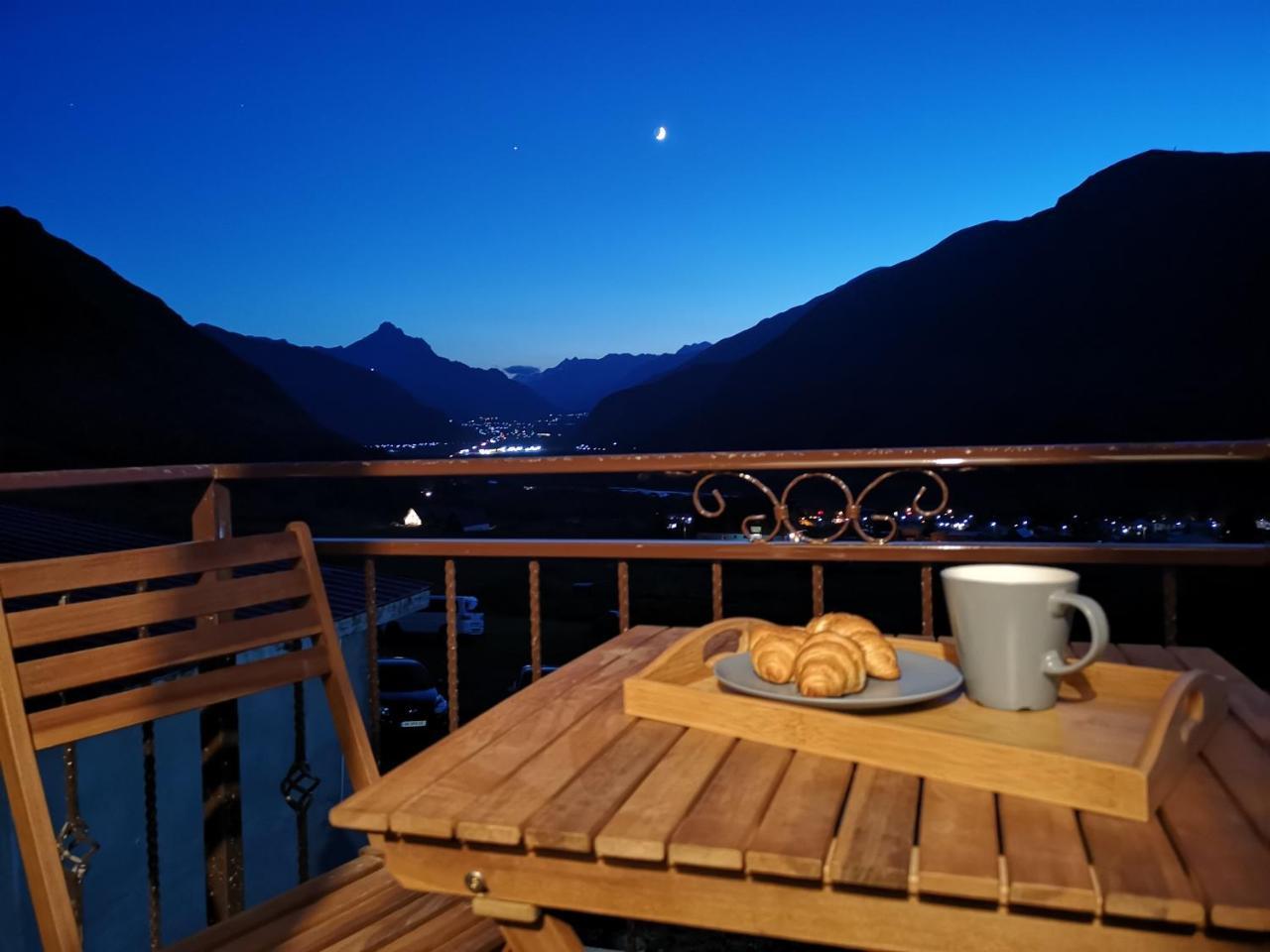 Nikolo Inn Kazbegi Exterior photo