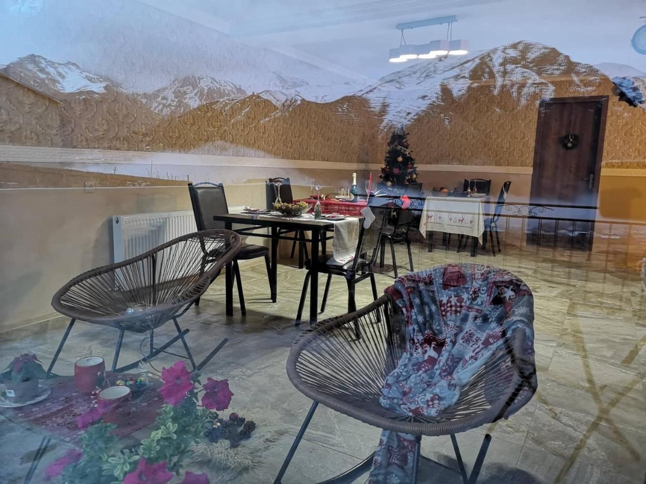 Nikolo Inn Kazbegi Exterior photo